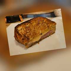 Una foto de Sándwich de queso a la parrilla (Grilled cheese sándwich)
