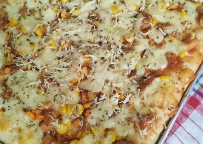 Langkah Mudah untuk Menyiapkan Pizza rumahan ena, Enak