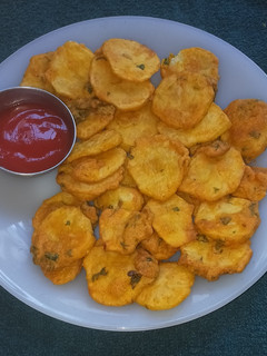 મારુ ભજીયા (Maru Bhajiya Recipe In Gujarati) રેસીપી મુખ્ય ફોટો
