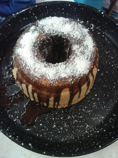 Una foto de Torta simple de coco rallado