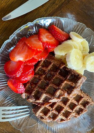 A picture of Oatmeal banana waffles (no flour needed).