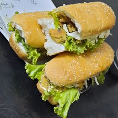 A picture of Chicken shami burger 🌭🌭.