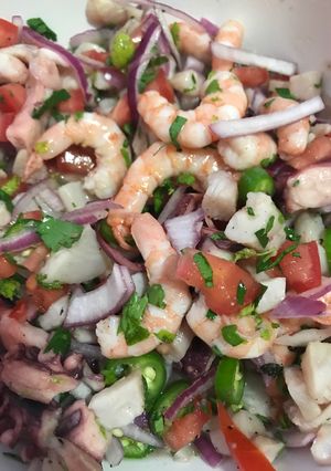 Una foto de Ceviche de camarón
