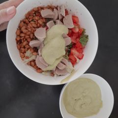 A picture of Avocado dressing for salad.