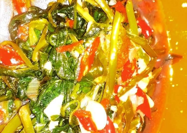 Bagaimana Menyiapkan Kangkung saus tiram Anti Gagal
