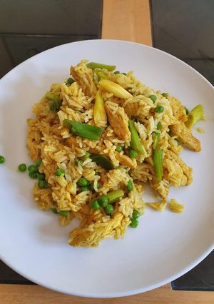 A picture of Turmeric chicken.