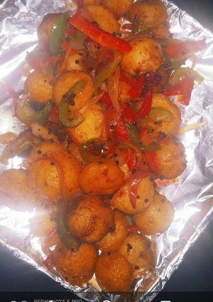 A picture of Chinese fried idli.