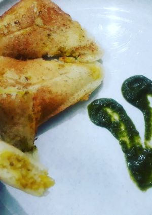बिना ब्रेड की सैंडविच (Bina bread ki sandwich recipe in hindi) रेसिपी मुख्य फोटो