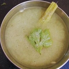 Drumstick soup A picture of Drumstick soup.