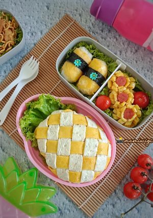 Foto resep Bekal sekolah: mie goreng bakso udang Nanas