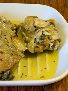 Una foto de Contramuslos de pollo al ajillo