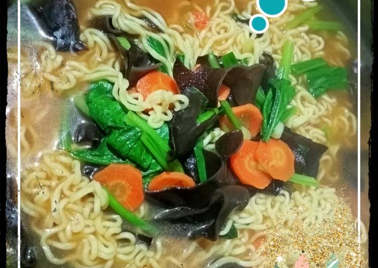 Korean Clay Pot Ramyun with Mushroom & Vegetables