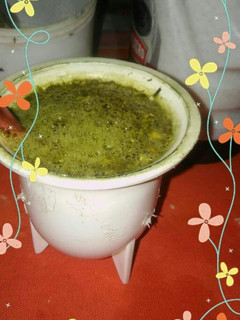 Una foto de Mate para despertar y nutrición (espirulina) 😎😍