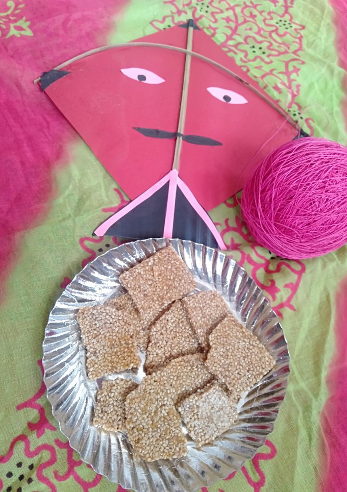 તલ ની ચીકી (Til Chikki Recipe in Gujarati) રેસીપી મુખ્ય ફોટો