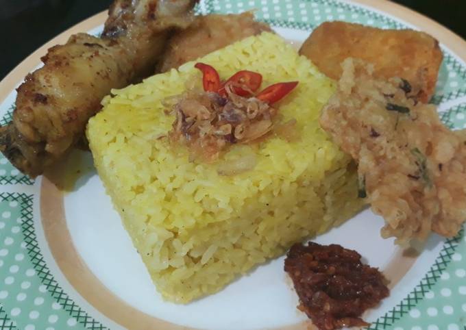 Resep Nasi Kuning Simpel Oleh Ibu Rumah Tangga Yg Suka Mencoba Hal2 Yg ...