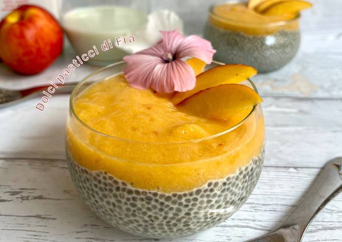 Chia pudding alle ciliege, un dessert fresco e nutriente