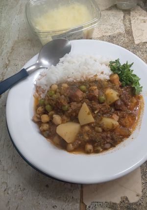 Una foto de Guiso de arroz con Aguja s/hueso y un trozo de panceta 🥓
