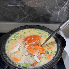 Delicious and nutritious shrimp and crab soup A picture of Delicious and nutritious shrimp and crab soup.