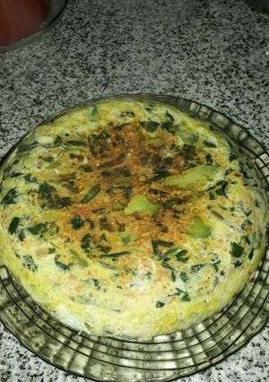 Una foto de Tortilla de verduritas 🌽🥕🥦🥚