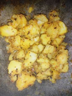जीरा आलू (jeera aloo recipe in Hindi) रेसिपी मुख्य फोटो