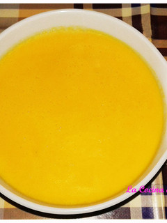 Una foto de Crema de zanahoria, puerro y cebolla