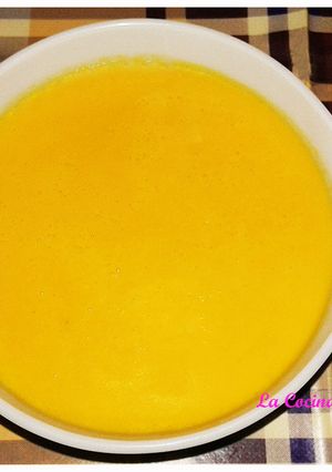 Una foto de Crema de zanahoria, puerro y cebolla