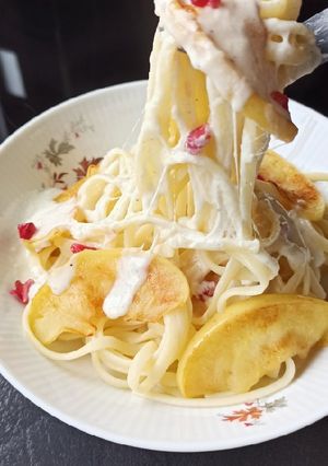 Une photo de Linguines aux pommes sauce mozzarella