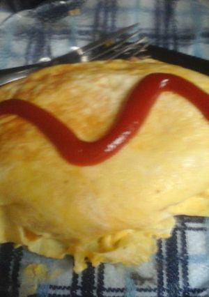 Una foto de Omelette de arroz (Omurice)