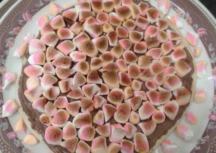 Chocolate marshmallow pizza