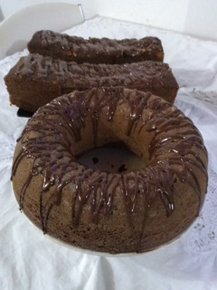 Una foto de Budín de chocolate🍫, caffe expreso y frutos secos, stevia💃