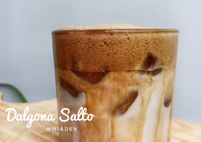 Resep Kopi Dalgona Salto Oleh Nia Devi Cookpad