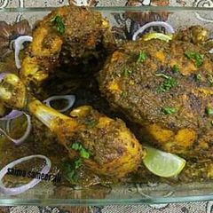 A picture of Chicken dum pukht.