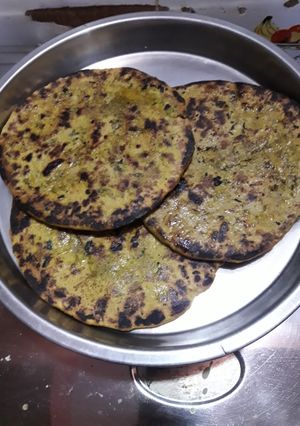 ઢેબરાં (Dhebra Recipe In Gujarati) રેસીપી મુખ્ય ફોટો