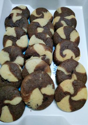 A picture of Bakery style biscuits.