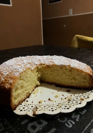 Una foto de Torta esponjosa de limón 🍋
