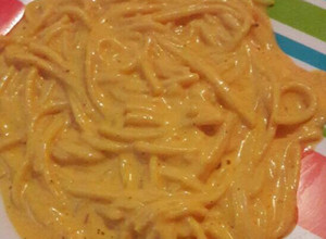 Una foto de Spaghetti con queso y chile morrón
