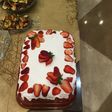 كاتو بحشوة الكريمة والفواكه