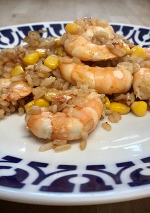 Una foto de Arroz java con langostinos