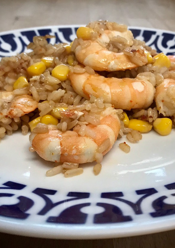 Una foto de Arroz java con langostinos