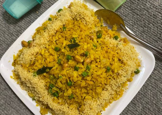 Recipe of Favorite Aalo Mutter Poha