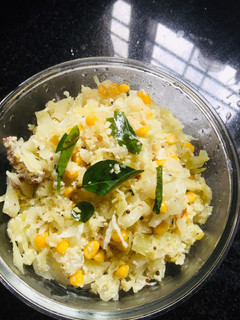 A picture of Cabbage thoran.