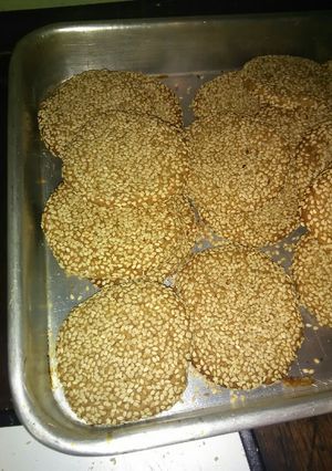 Una foto de Galletas de sésamo y miel😋