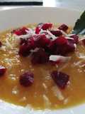 Crema di zucca con granolata di rapa rossa