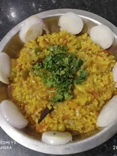 વેજ દલિયા (Veg daliya recipe in Gujarati) રેસીપી મુખ્ય ફોટો