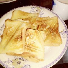 A picture of French toast.