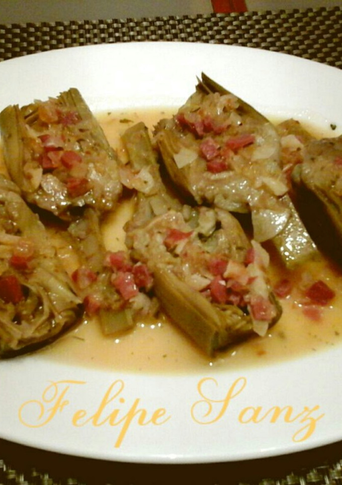 Una foto de Alcachofas en salsa