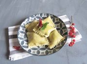 Una foto di pasta all'aglio