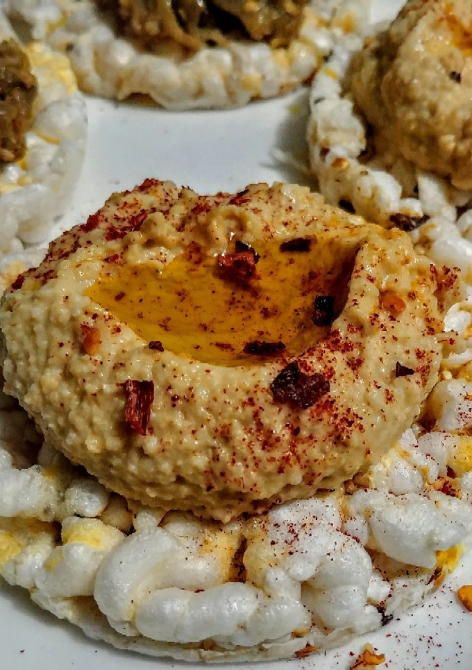 Una foto de TOSTADAS De Arroz,🌾 Multicereal con puré de Garbanzos...!