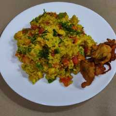 डाएट ची ओट्सची खिचडी (Diet Oats Khichdi Recipe In Marathi) रेसिपी चे मुख्य फोटो 