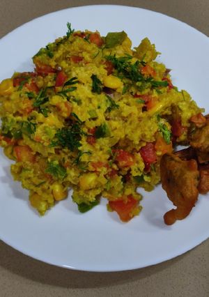 डाएट ची ओट्सची खिचडी (Diet Oats Khichdi Recipe In Marathi) रेसिपी चे मुख्य फोटो 